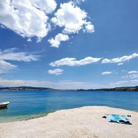 2 Bedroom Cozy In Seget Donji Trogir