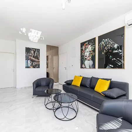 Apartmán 2 Bedroom Cozy In Seget Donji