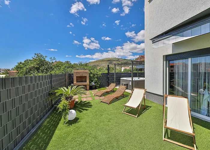 Awesome In Seget Donji 公寓 特罗吉尔