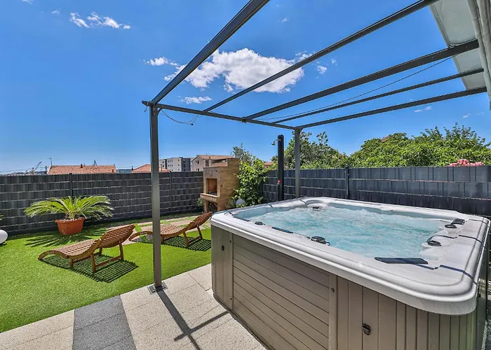 公寓 Awesome In Seget Donji 特罗吉尔