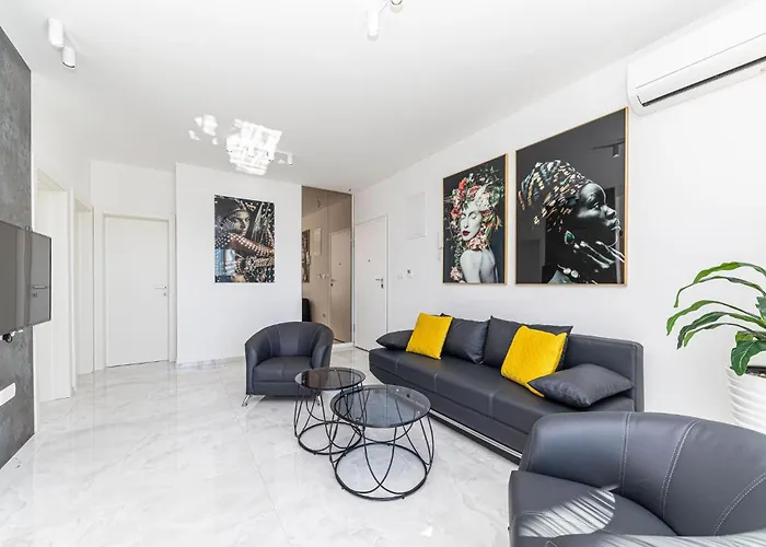 公寓 Awesome In Seget Donji